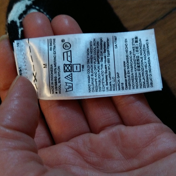 Size M Gap wool blend white and black striped turtleneck sweater - Picture 13 of 14